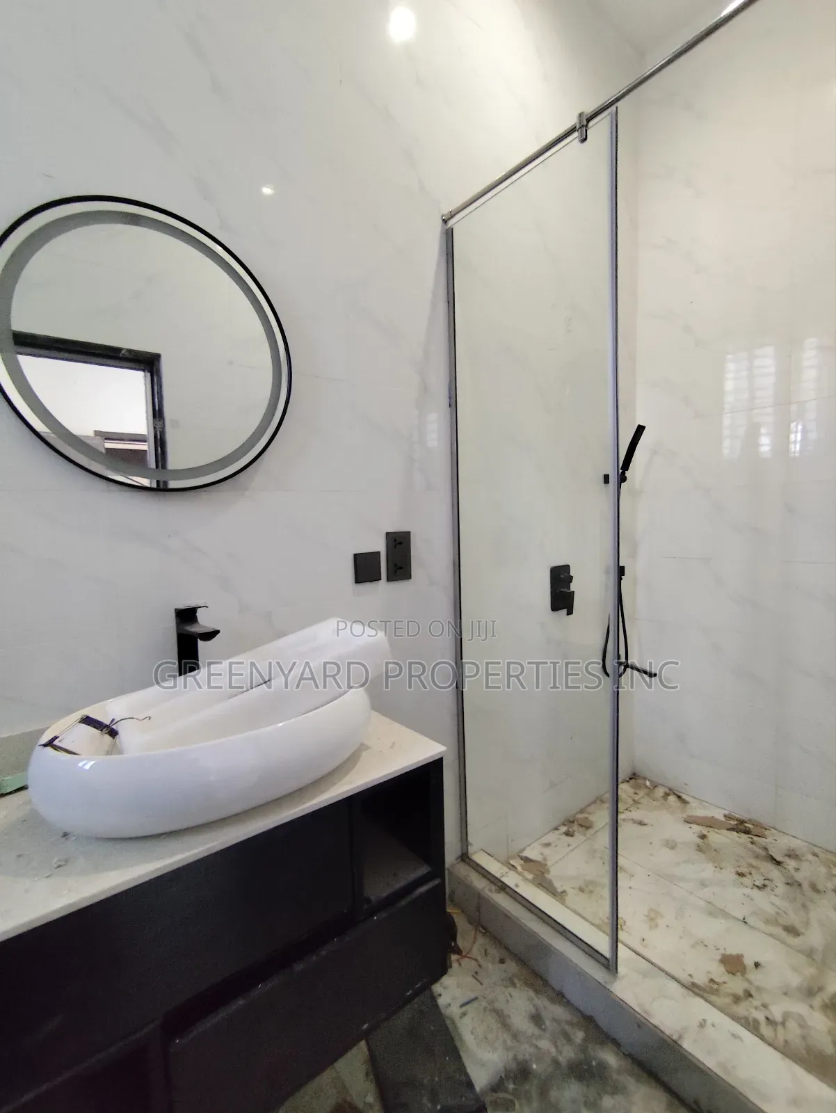 6bdrm House in Ogbojo, East Legon for sale