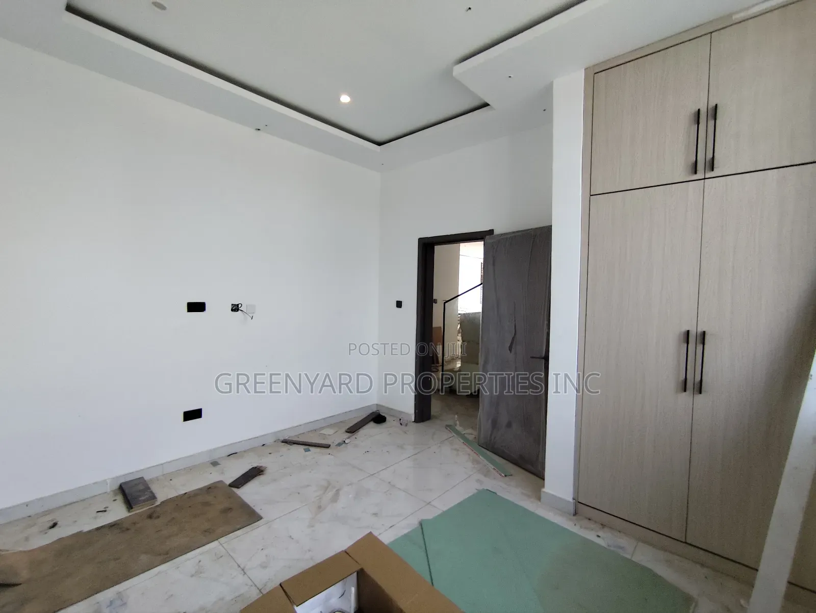 6bdrm House in Ogbojo, East Legon for sale