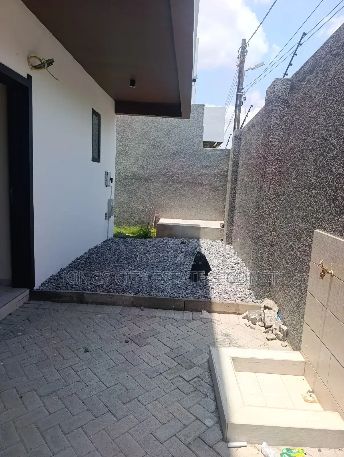 3bdrm House in Police-Station, West Legon for sale
