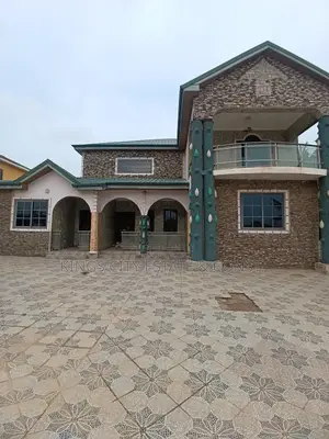 7bdrm House in Acp-Estate, Kwabenya for sale