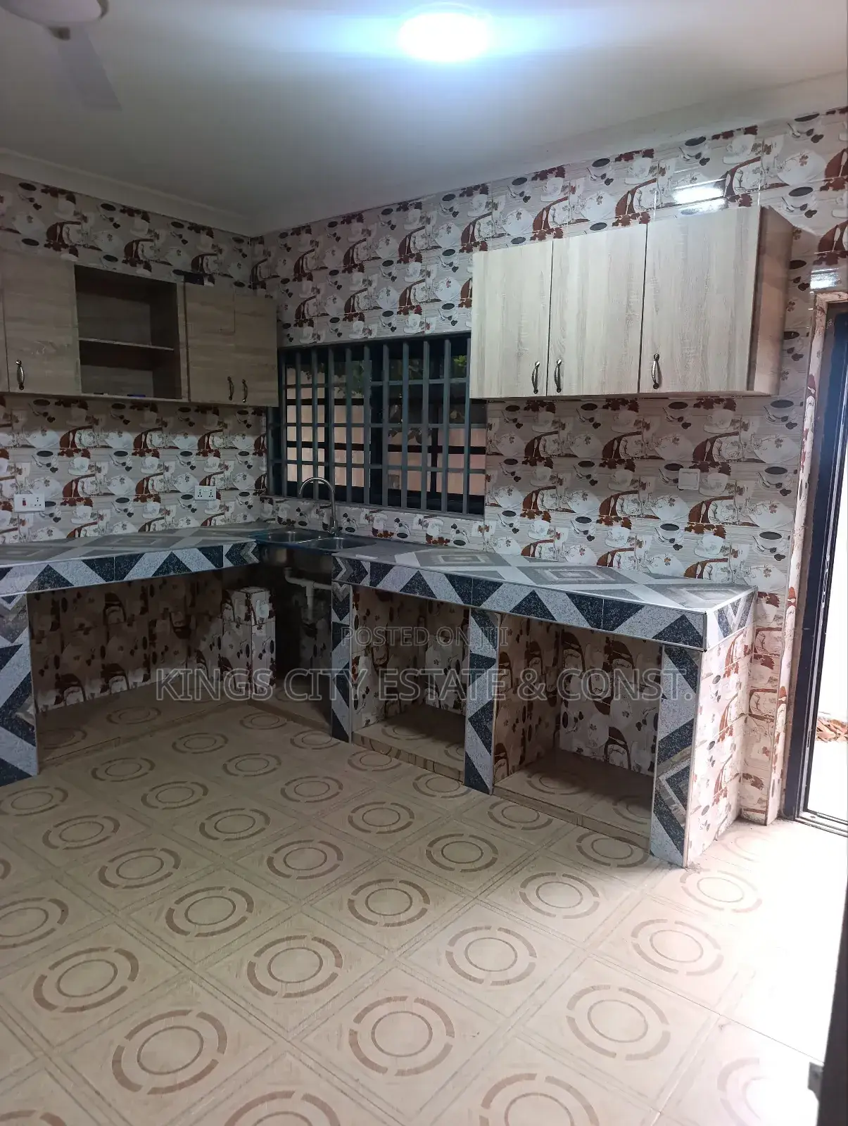 7bdrm House in Acp-Estate, Kwabenya for sale