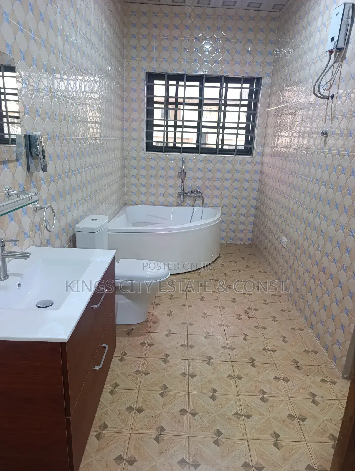 7bdrm House in Acp-Estate, Kwabenya for sale