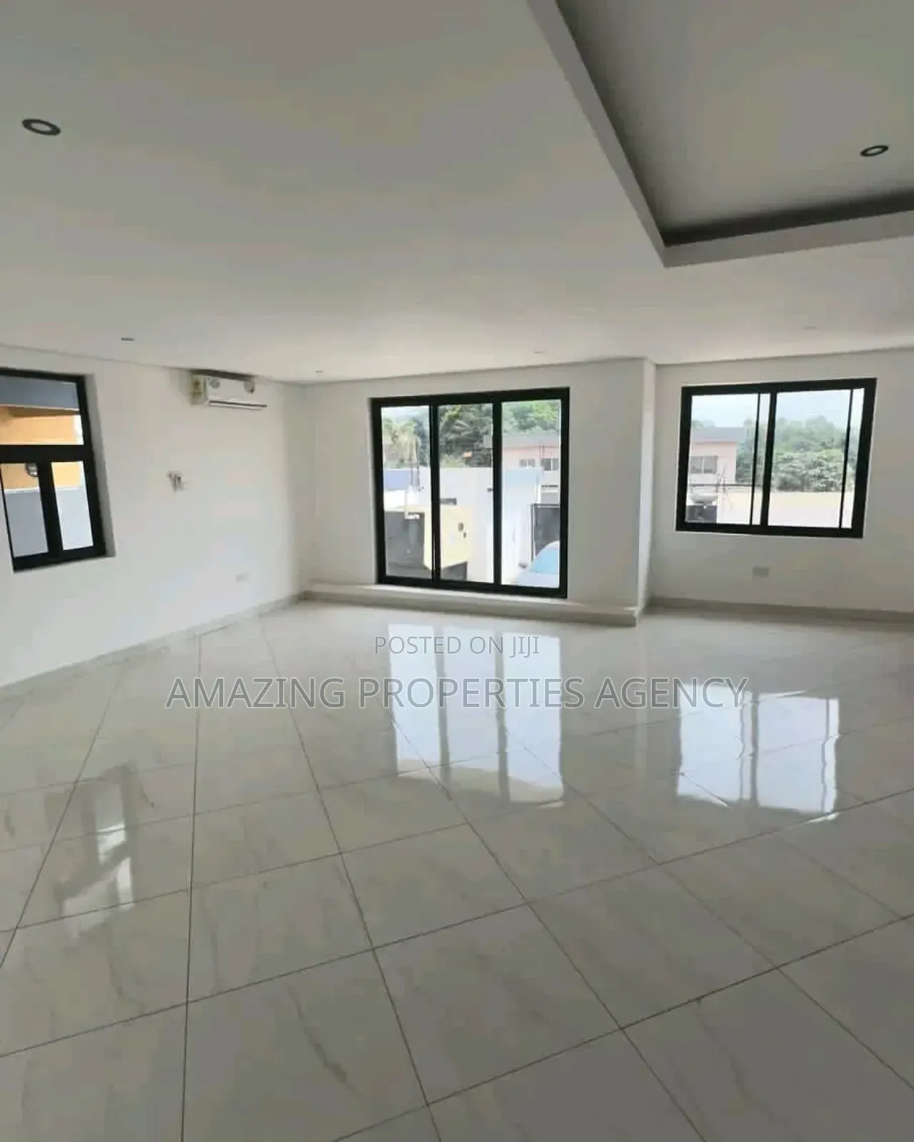 5bdrm House in Airport Residential Area for rent