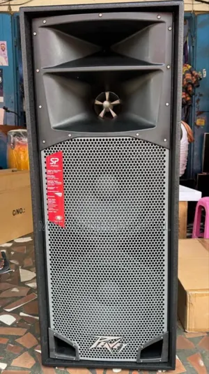 A Pair of Peavey Sp6 Full Range Speakers (Us Brand)