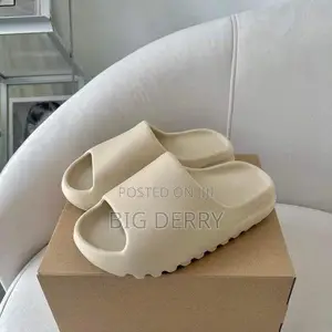 Yeezy Slides Cream