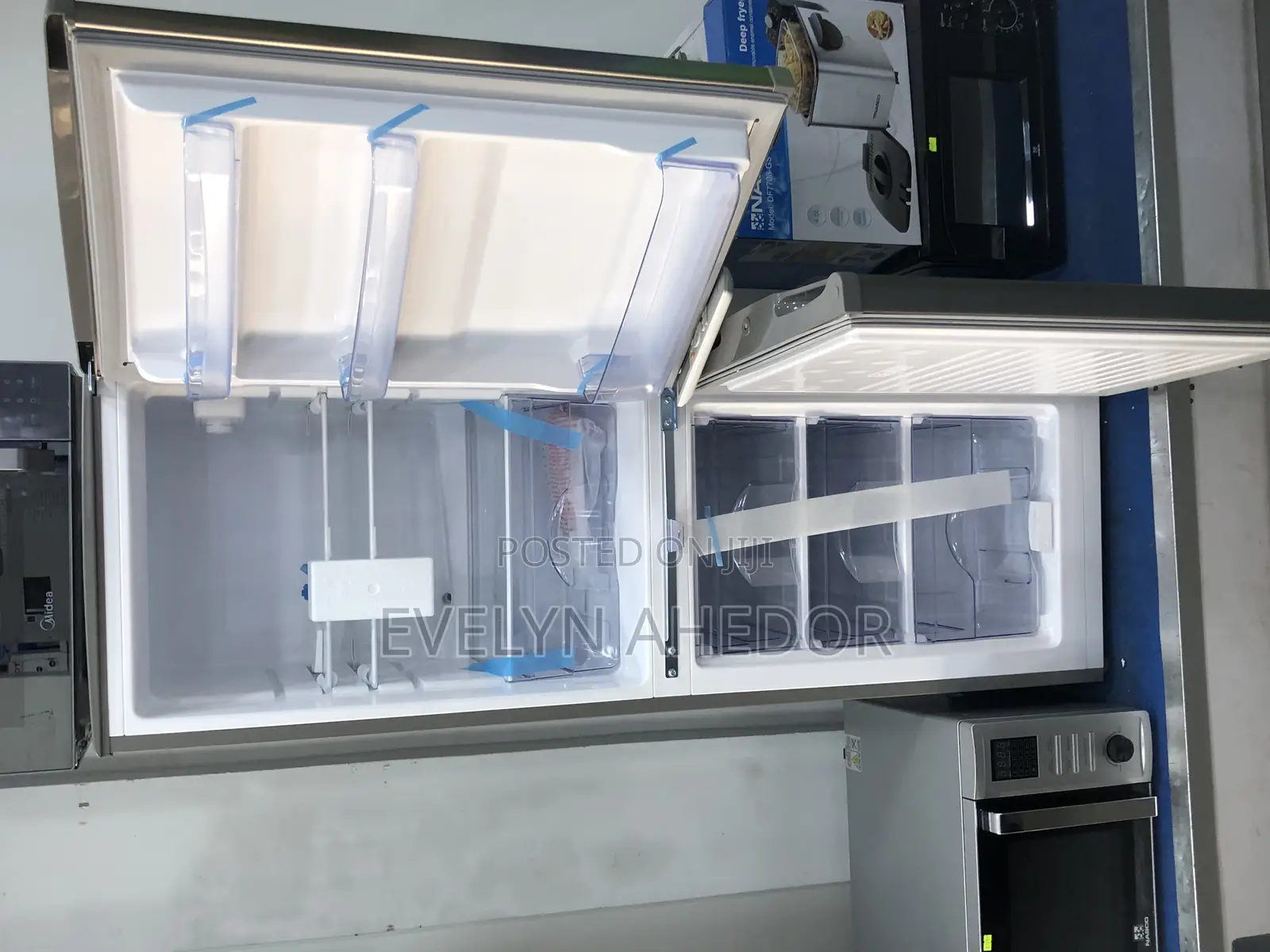 Cute Pearl Bottom Freezer Available With Two Doors