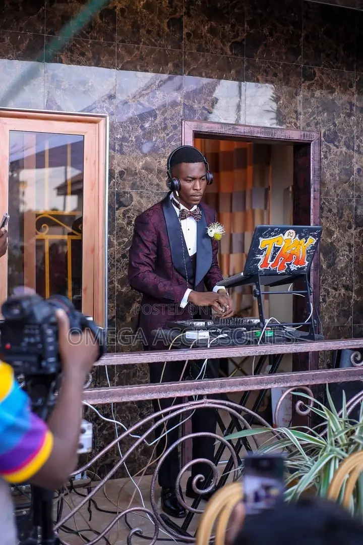 Disc Jockey