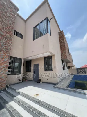 6bdrm House in 6 Bedroom House,, Tema Metropolitan for sale