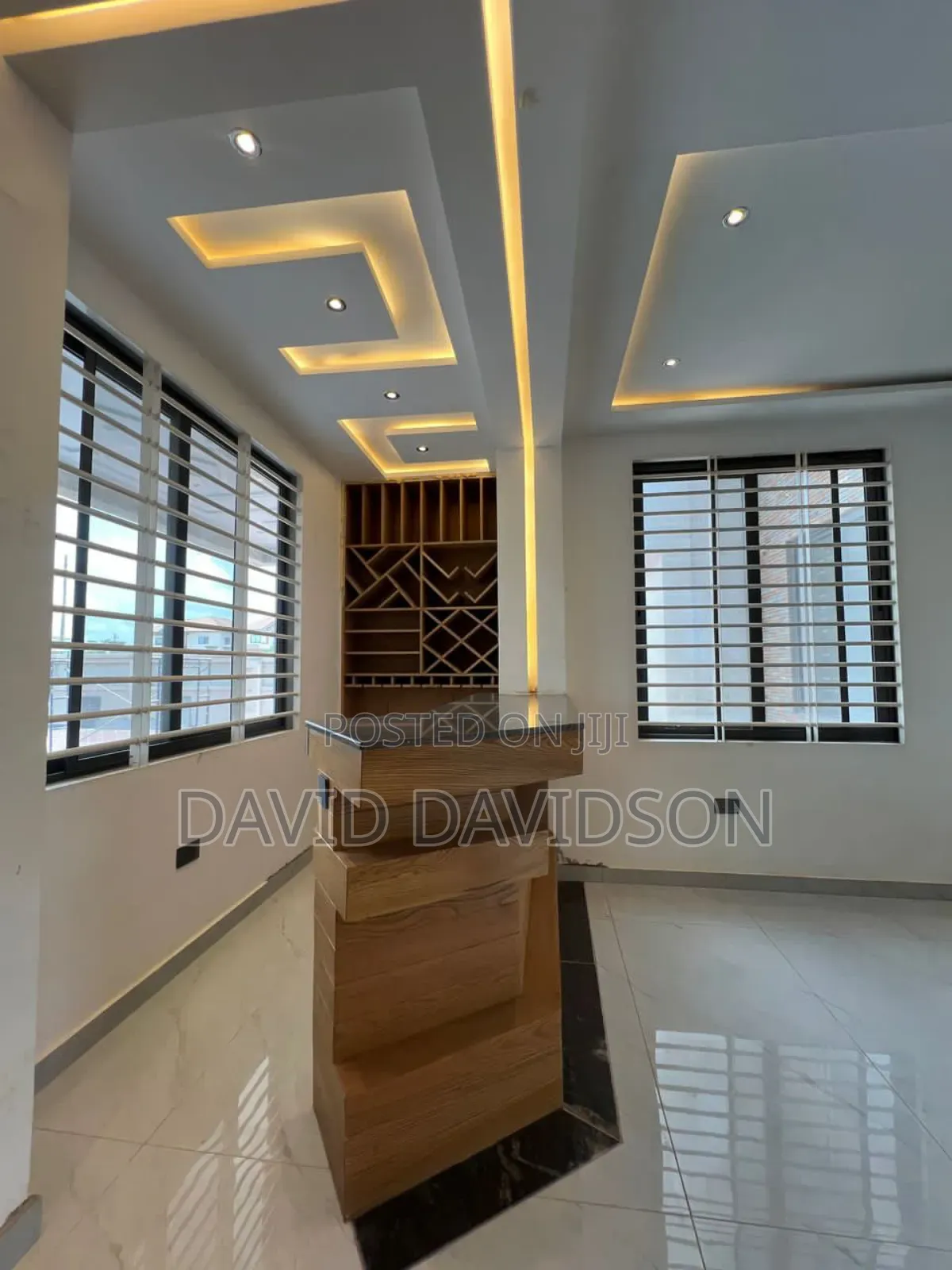 6bdrm House in 6 Bedroom House,, Tema Metropolitan for sale