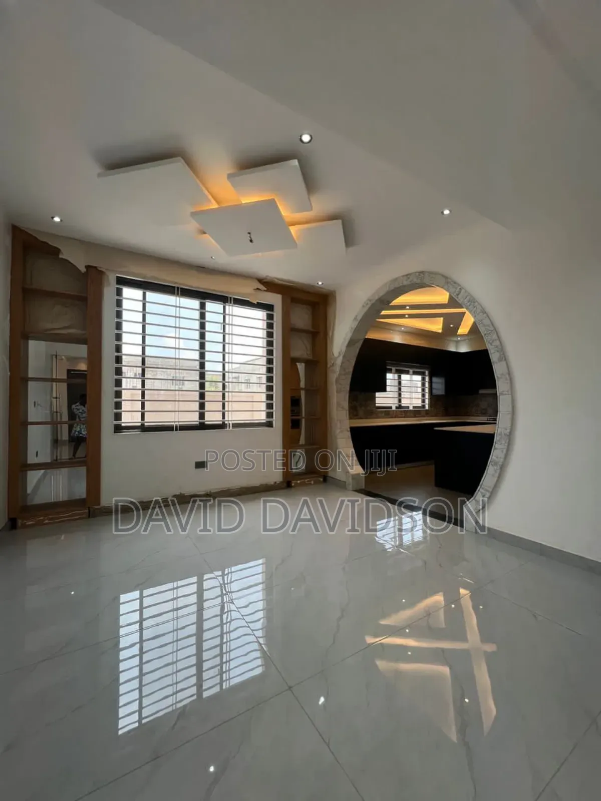 6bdrm House in 6 Bedroom House,, Tema Metropolitan for sale
