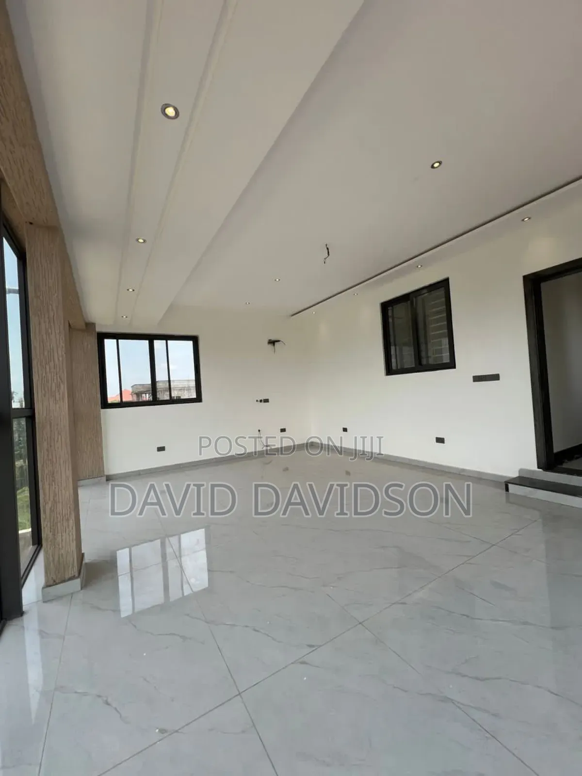6bdrm House in 6 Bedroom House,, Tema Metropolitan for sale
