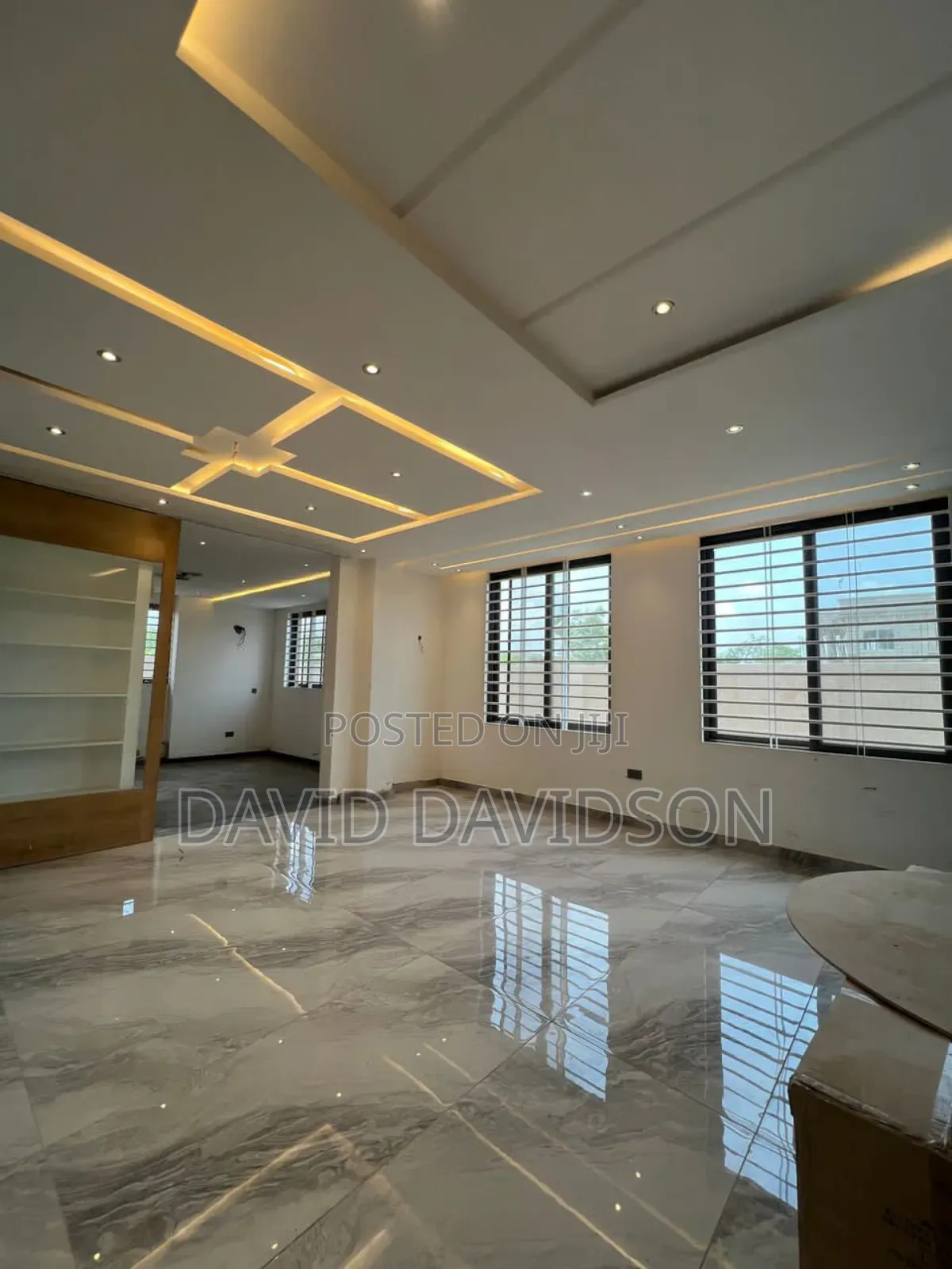 6bdrm House in 6 Bedroom House,, Tema Metropolitan for sale