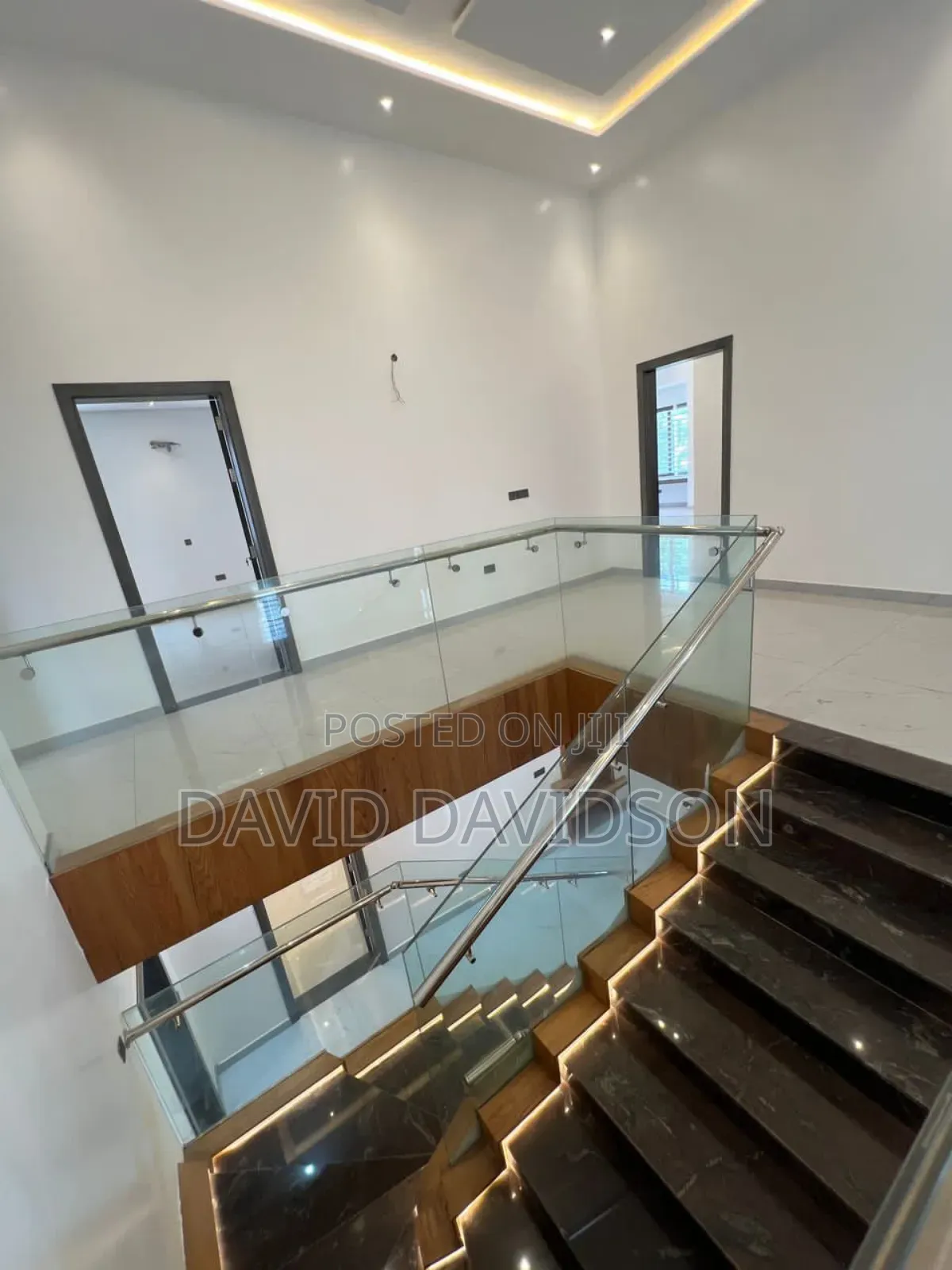 6bdrm House in 6 Bedroom House,, Tema Metropolitan for sale