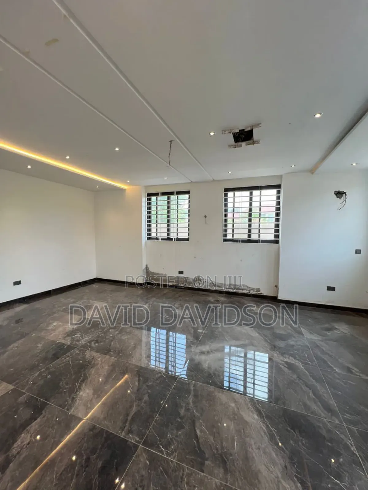 6bdrm House in 6 Bedroom House,, Tema Metropolitan for sale