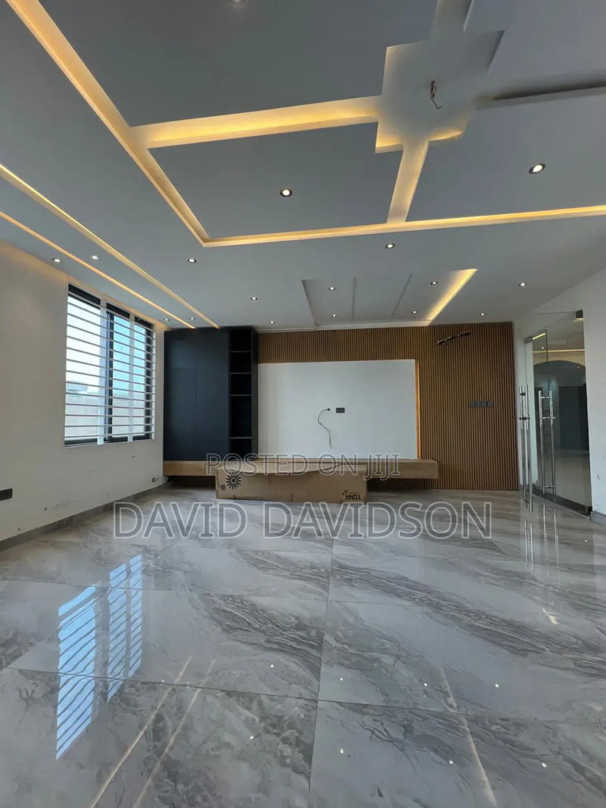 6bdrm House in 6 Bedroom House,, Tema Metropolitan for sale