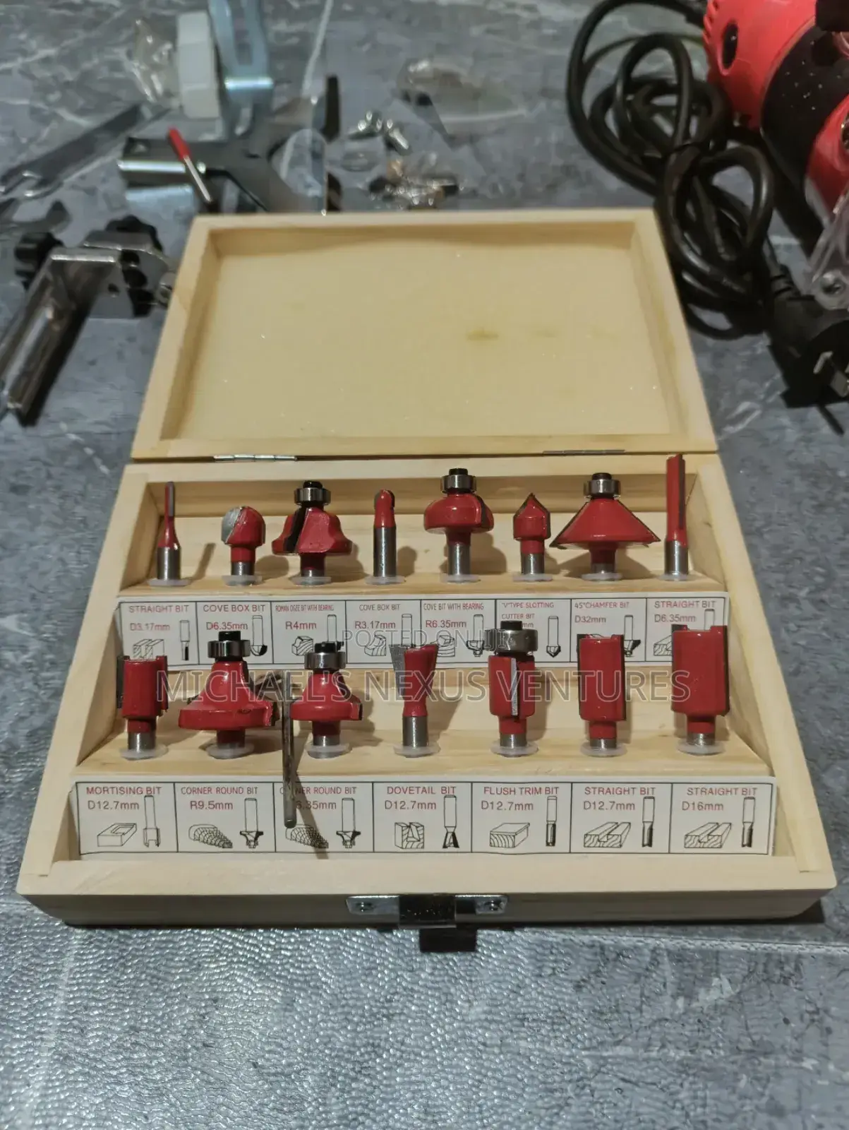 Router/Trimming/ Milling Machine With 15 > Router Bit Sets