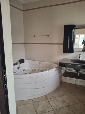 5bdrm Mansion in B2 Properties Agency, Kumasi Metropolitan for rent