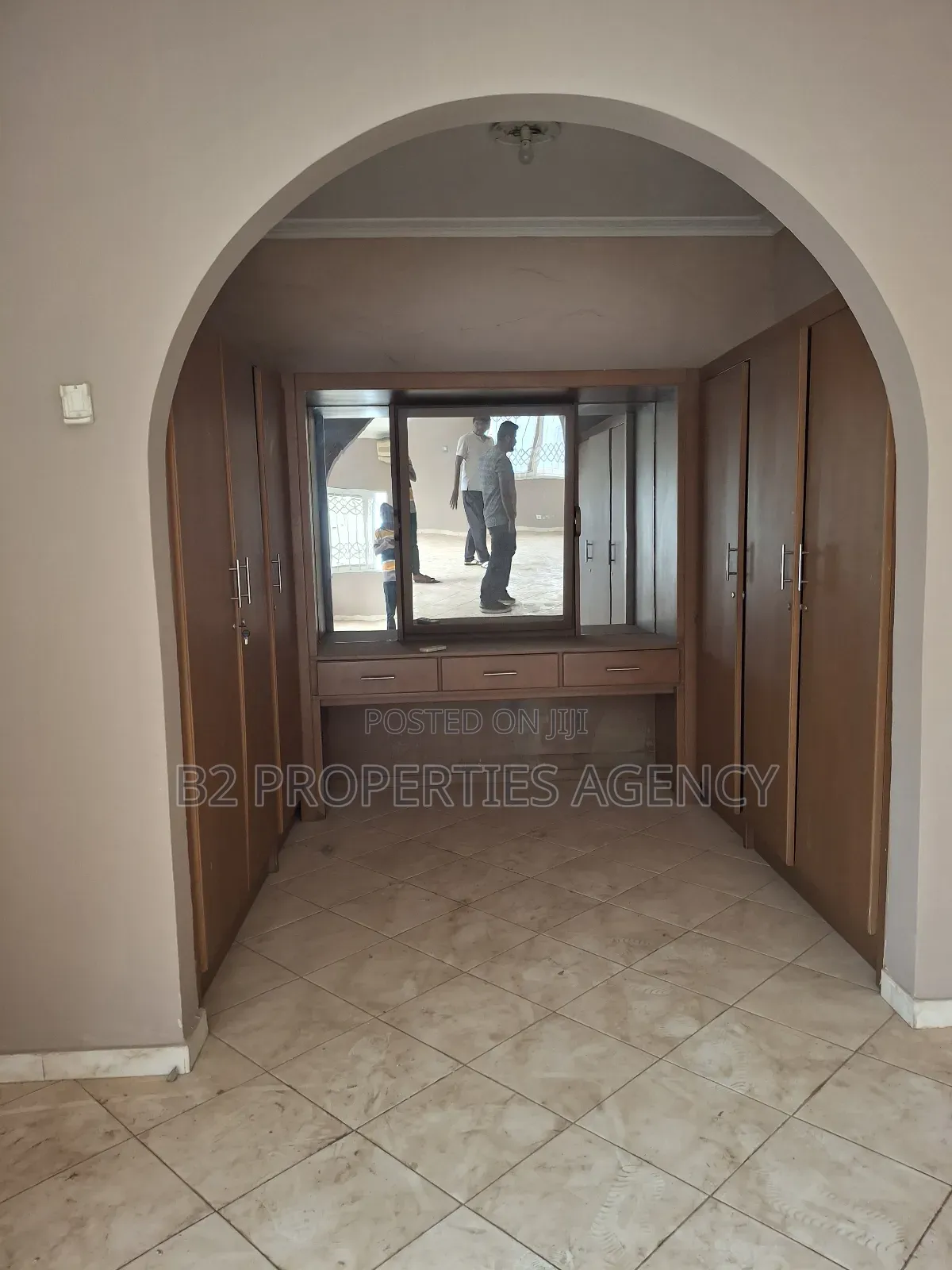 5bdrm Mansion in B2 Properties Agency, Kumasi Metropolitan for rent