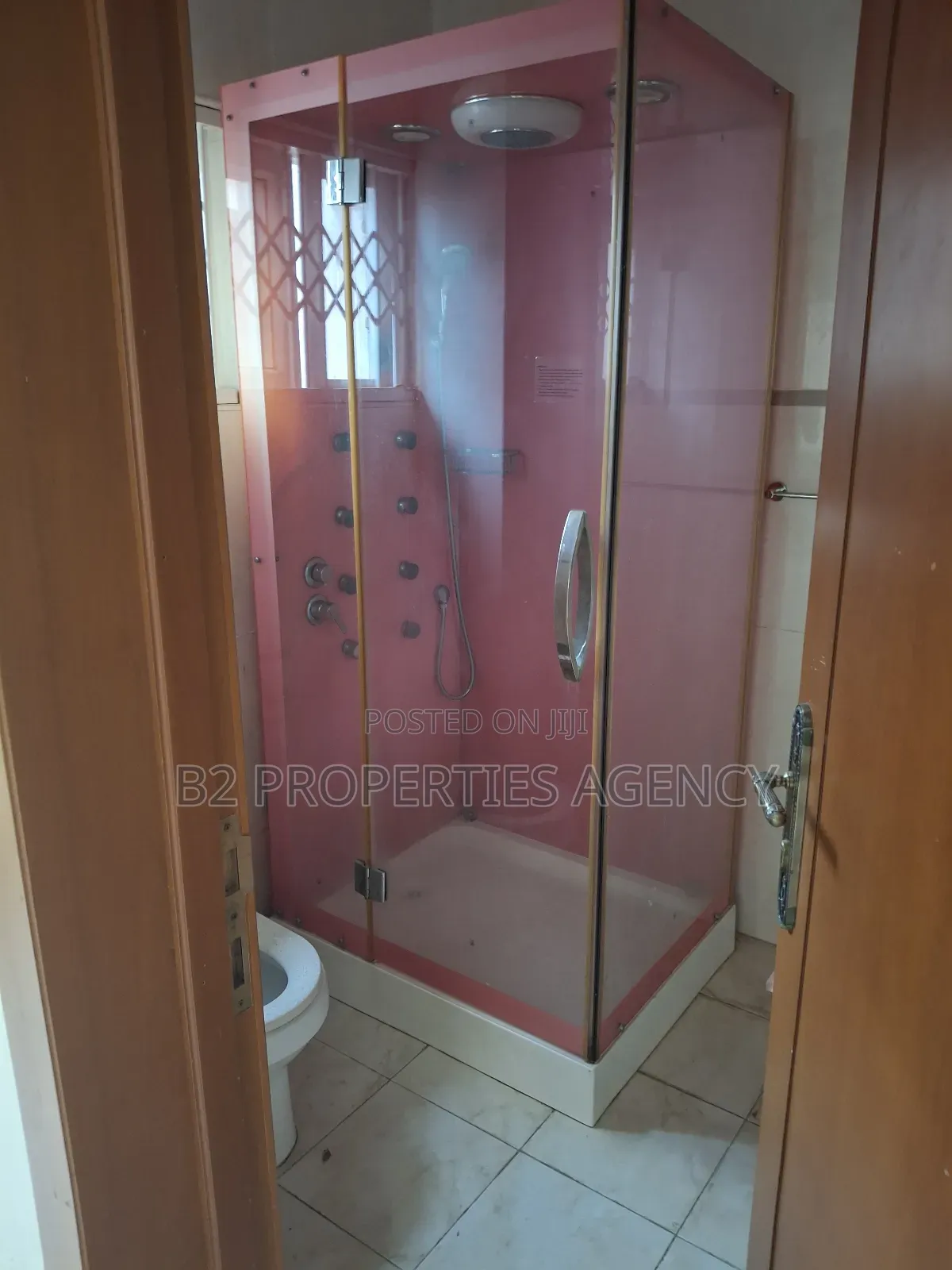 5bdrm Mansion in B2 Properties Agency, Kumasi Metropolitan for rent