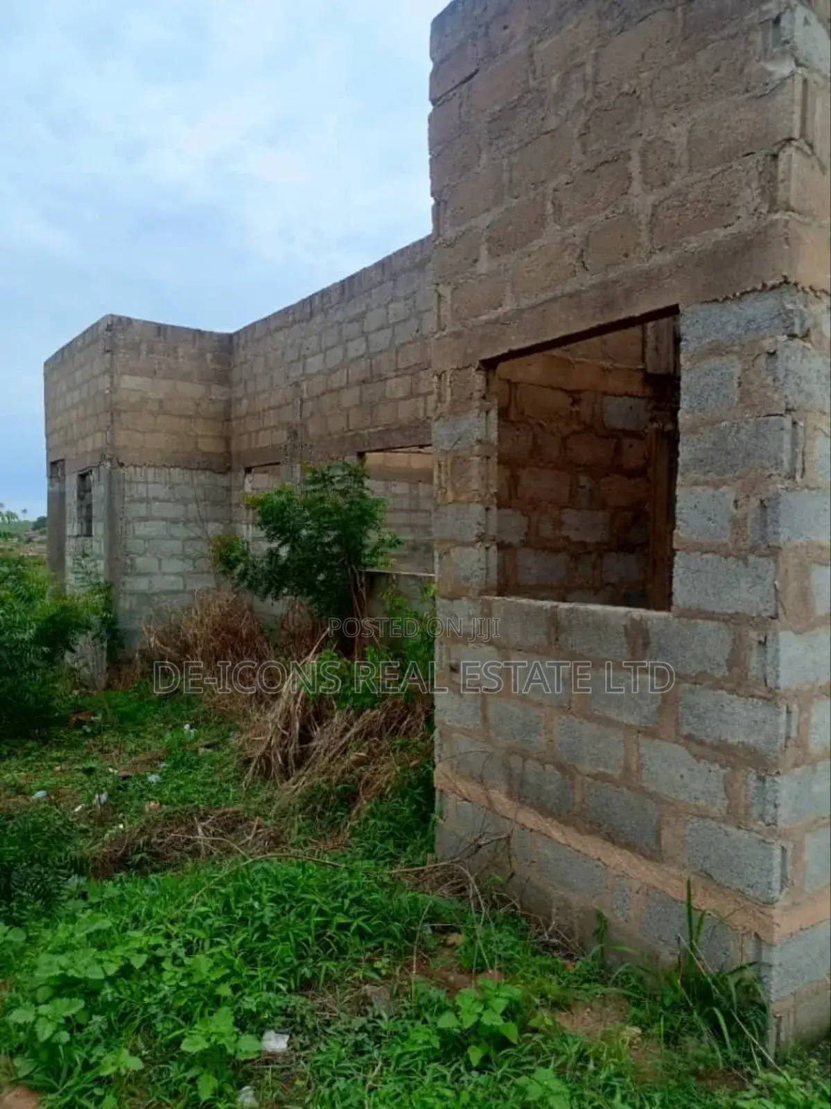 2bdrm Mansion in De-Icons Real Estate, Awutu Senya East Municipal