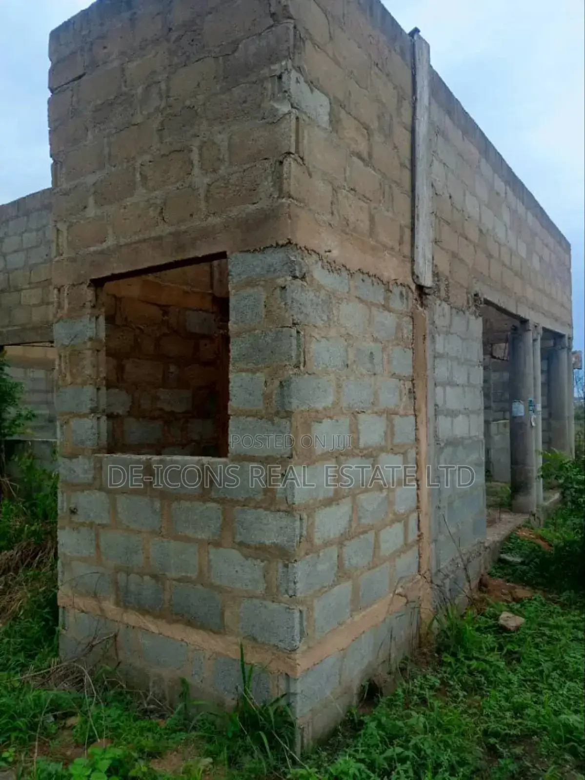 2bdrm Mansion in De-Icons Real Estate, Awutu Senya East Municipal