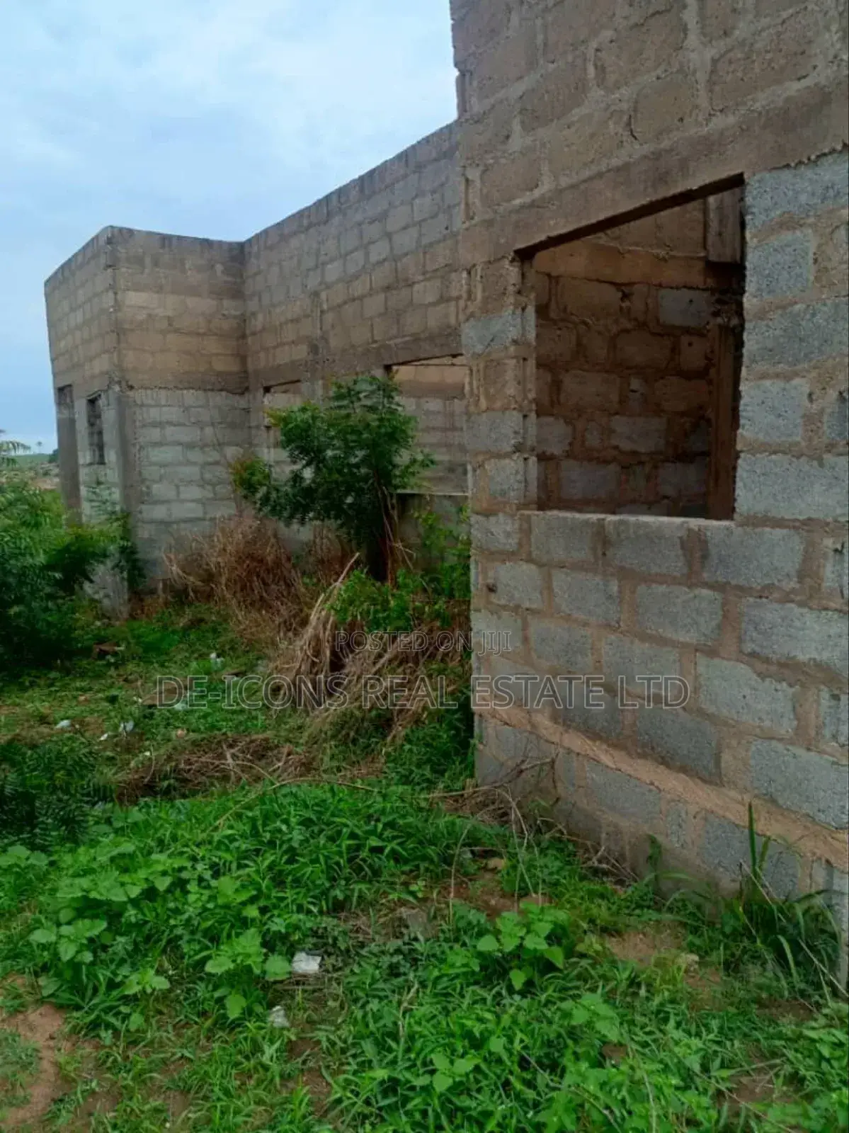 2bdrm Mansion in De-Icons Real Estate, Awutu Senya East Municipal