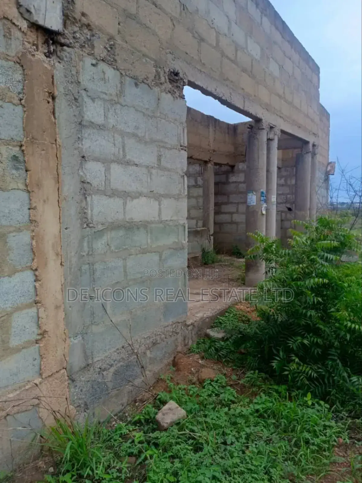 2bdrm Mansion in De-Icons Real Estate, Awutu Senya East Municipal