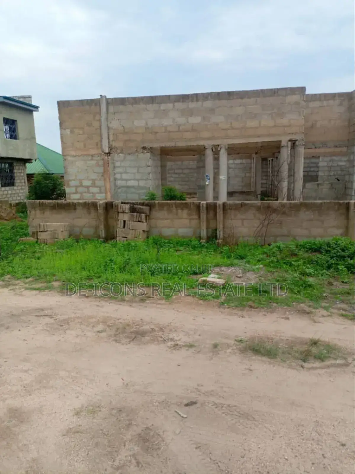 2bdrm Mansion in De-Icons Real Estate, Awutu Senya East Municipal