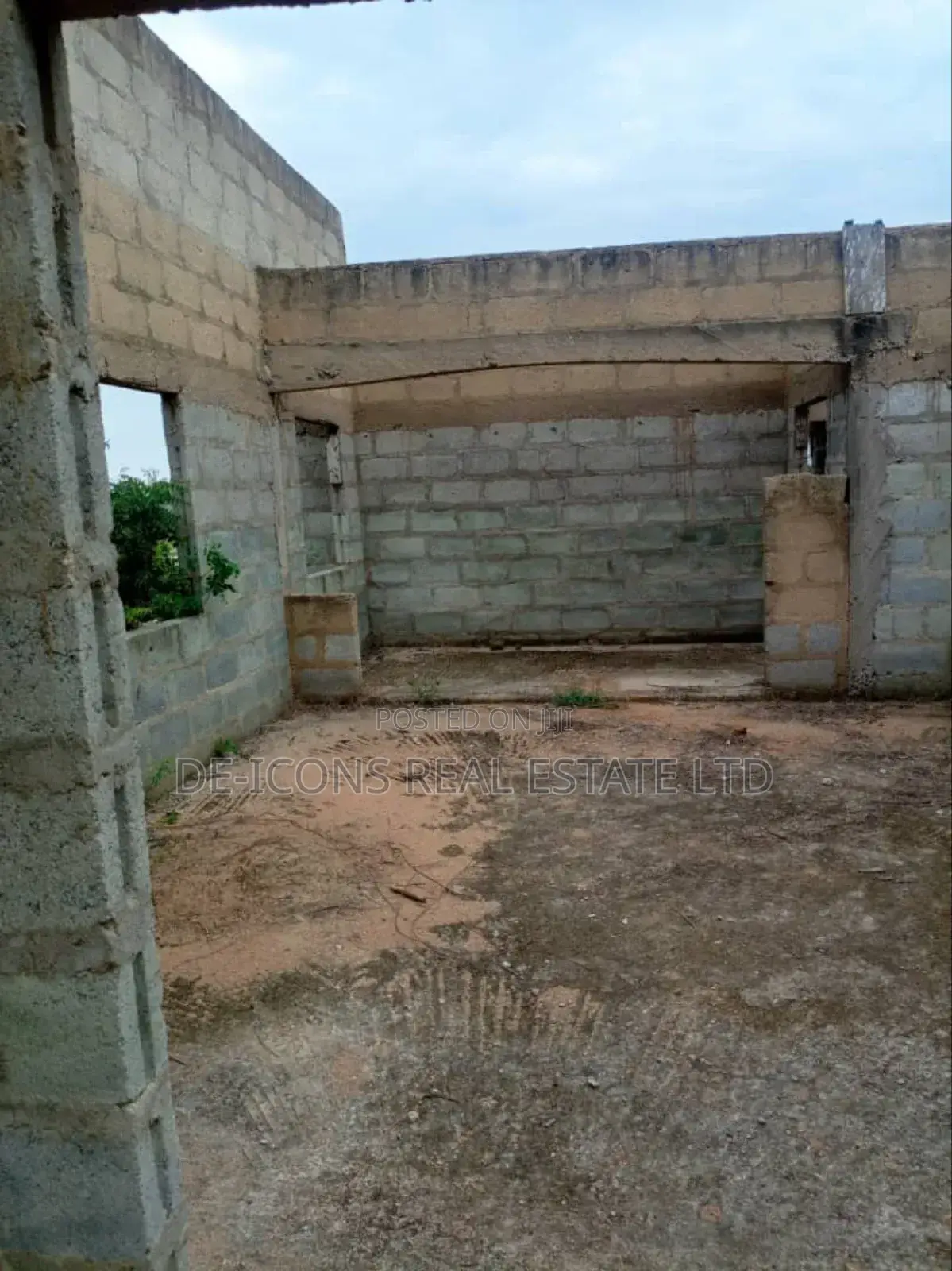 2bdrm Mansion in De-Icons Real Estate, Awutu Senya East Municipal