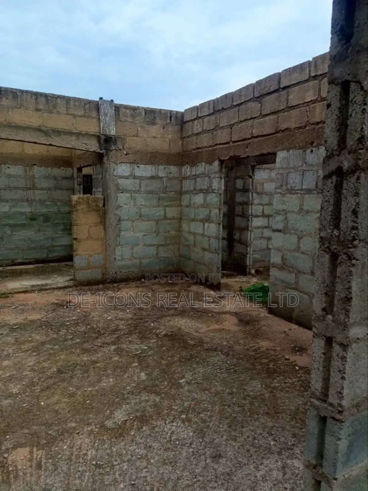 2bdrm Mansion in De-Icons Real Estate, Awutu Senya East Municipal