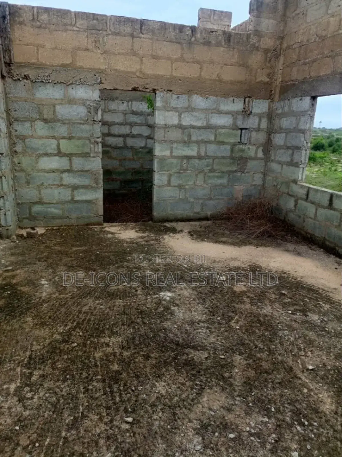 2bdrm Mansion in De-Icons Real Estate, Awutu Senya East Municipal