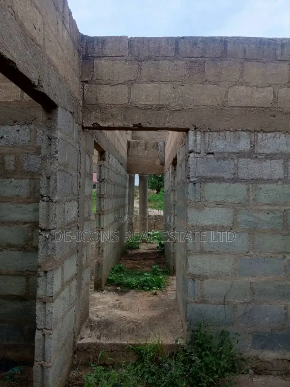 2bdrm Mansion in De-Icons Real Estate, Awutu Senya East Municipal
