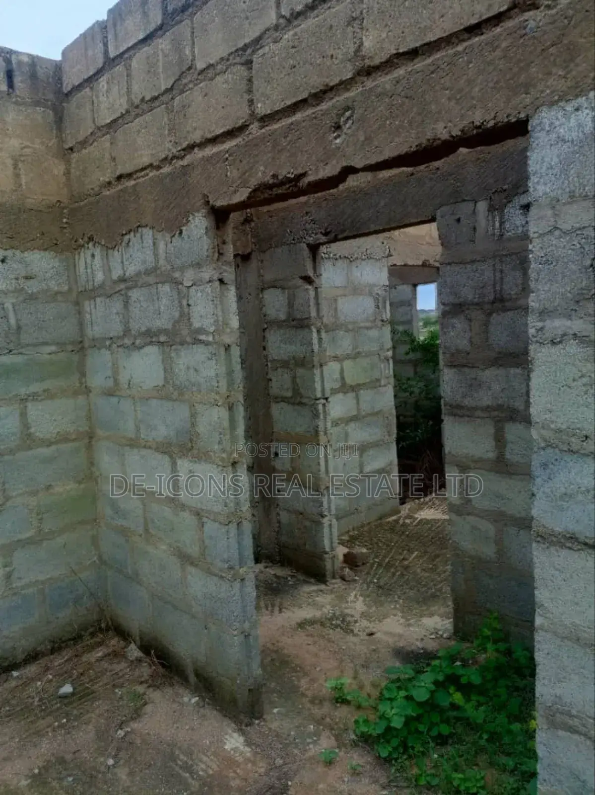 2bdrm Mansion in De-Icons Real Estate, Awutu Senya East Municipal