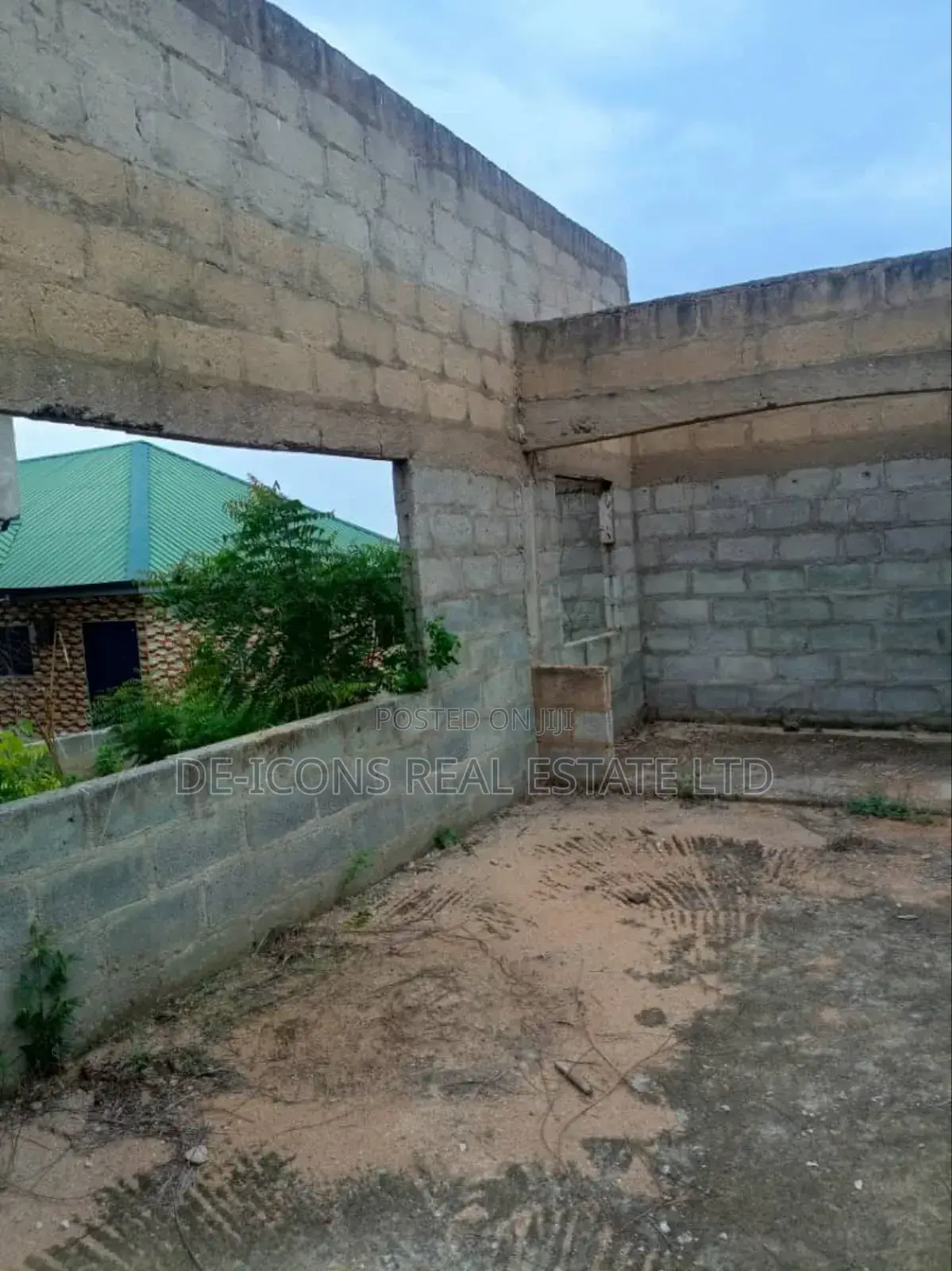 2bdrm Mansion in De-Icons Real Estate, Awutu Senya East Municipal