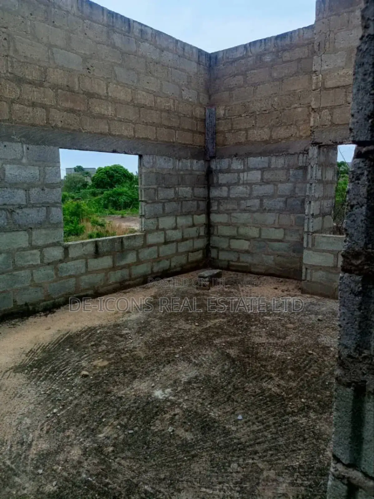 2bdrm Mansion in De-Icons Real Estate, Awutu Senya East Municipal