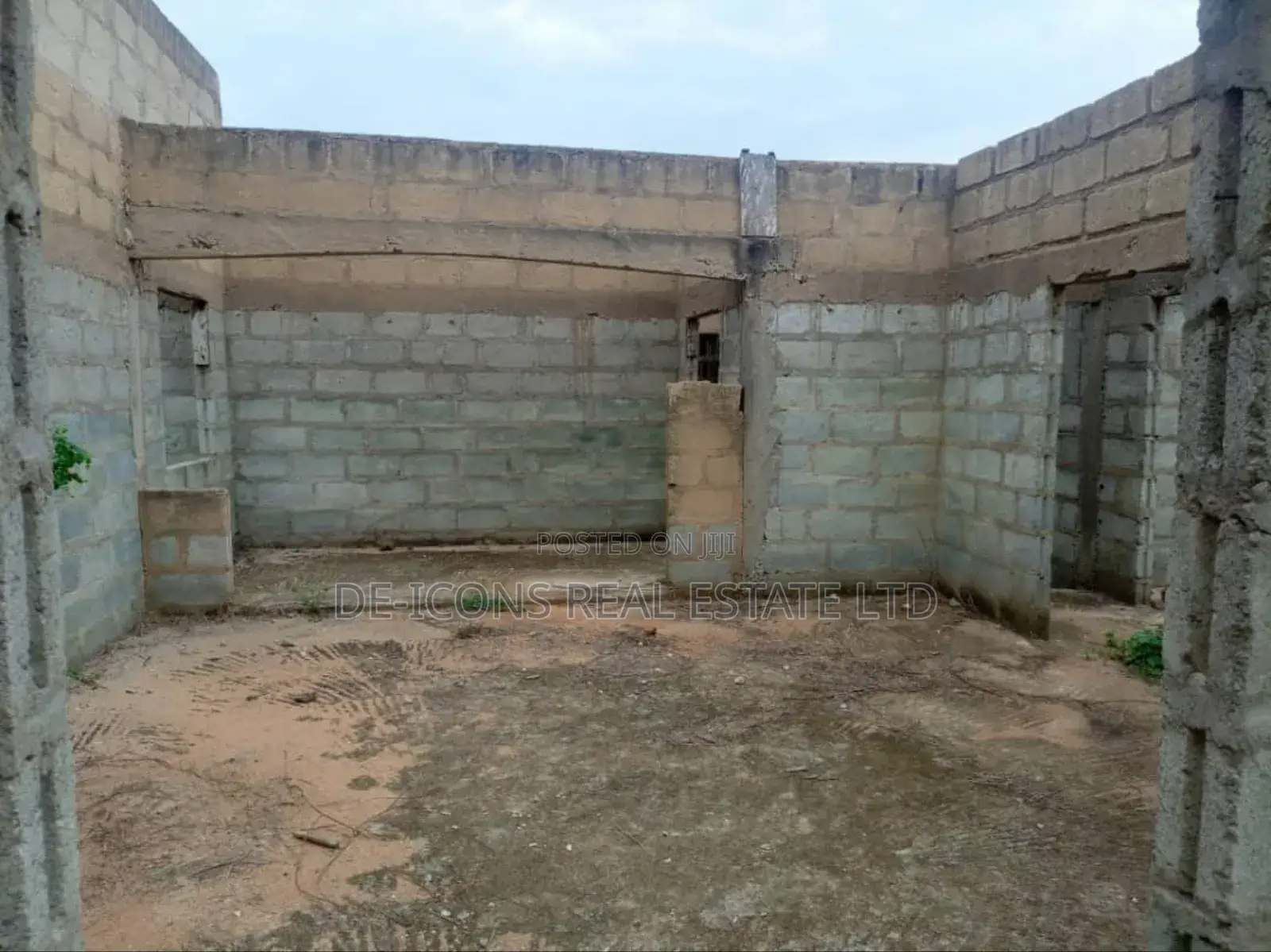 2bdrm Mansion in De-Icons Real Estate, Awutu Senya East Municipal