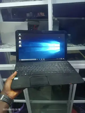Laptop Toshiba Satellite C850 4GB Intel HDD 500GB