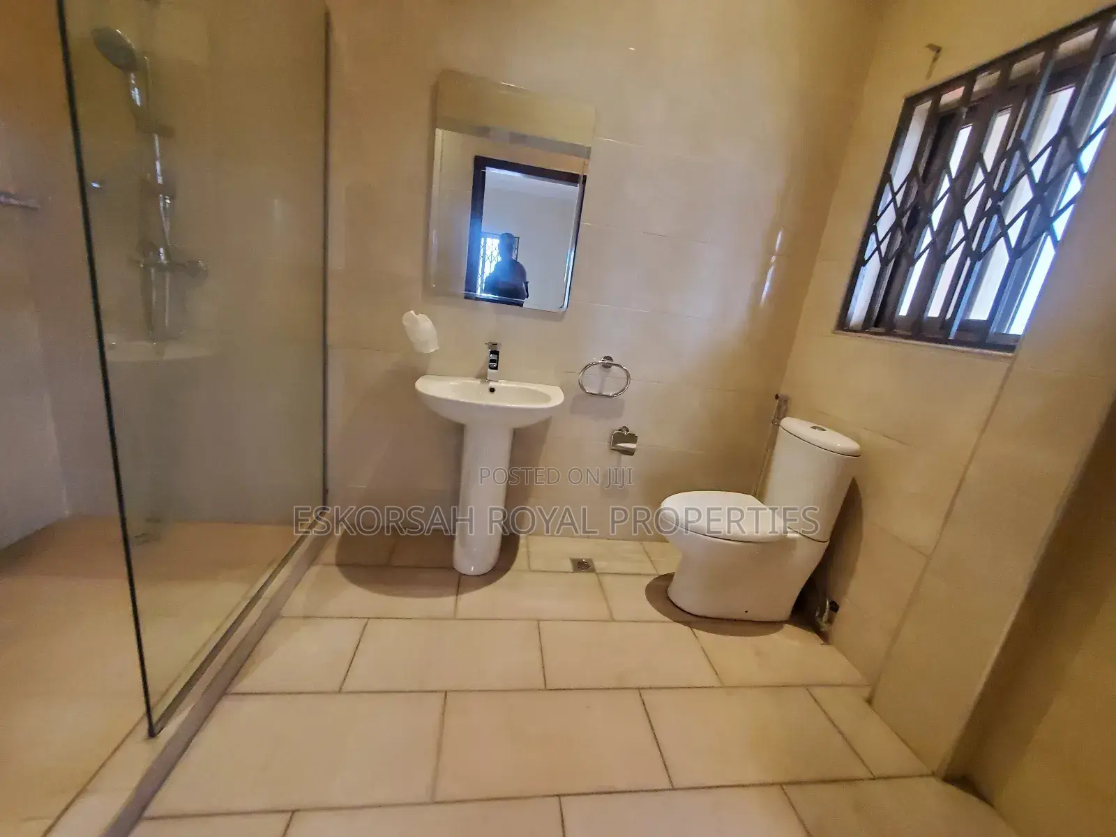 4bdrm House in Adjiringanor, Adjiriganor for rent