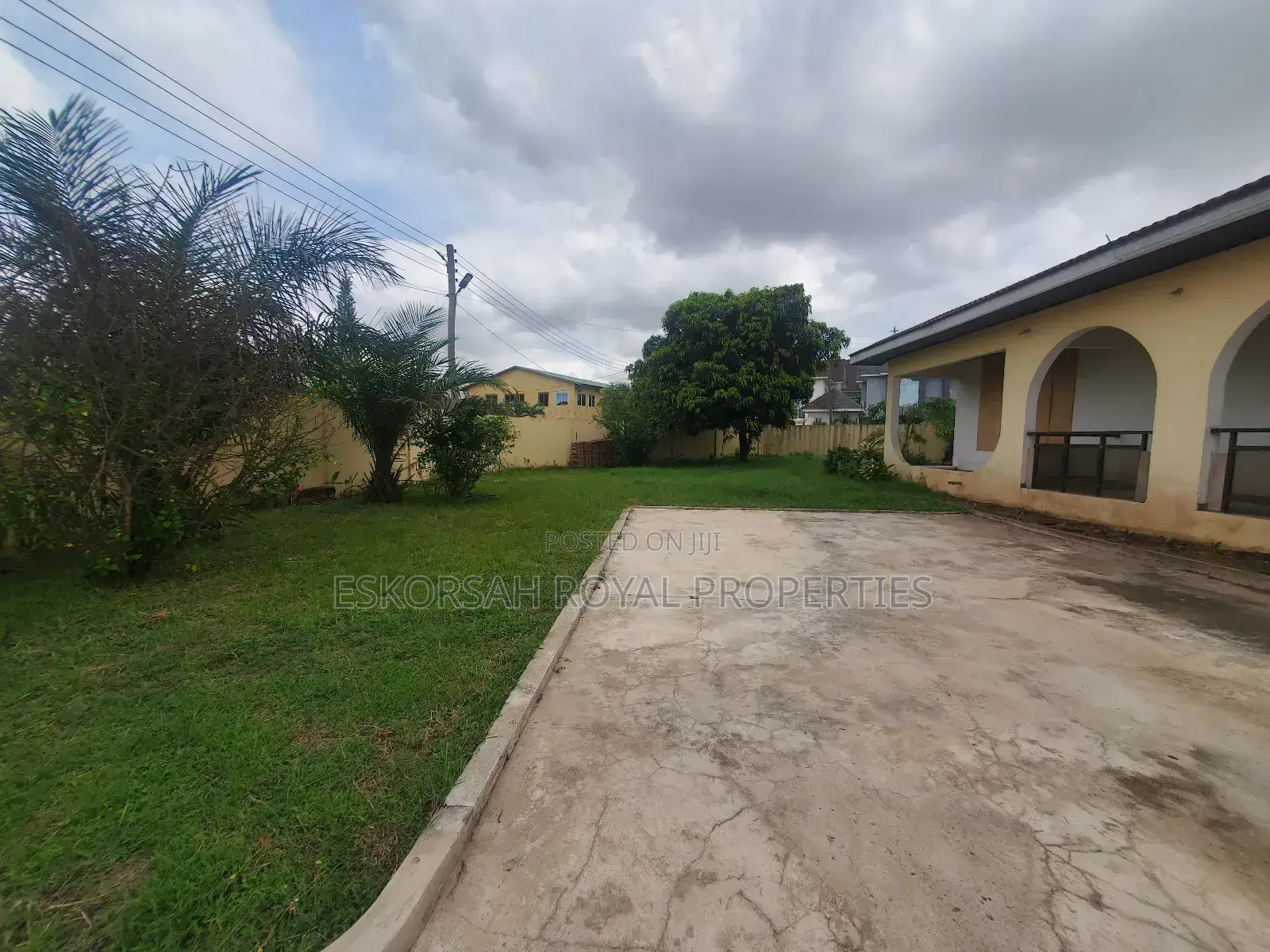 5bdrm House in Adjiringanor, Adjiriganor for rent