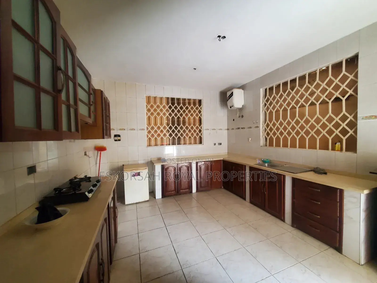 5bdrm House in Adjiringanor, Adjiriganor for rent