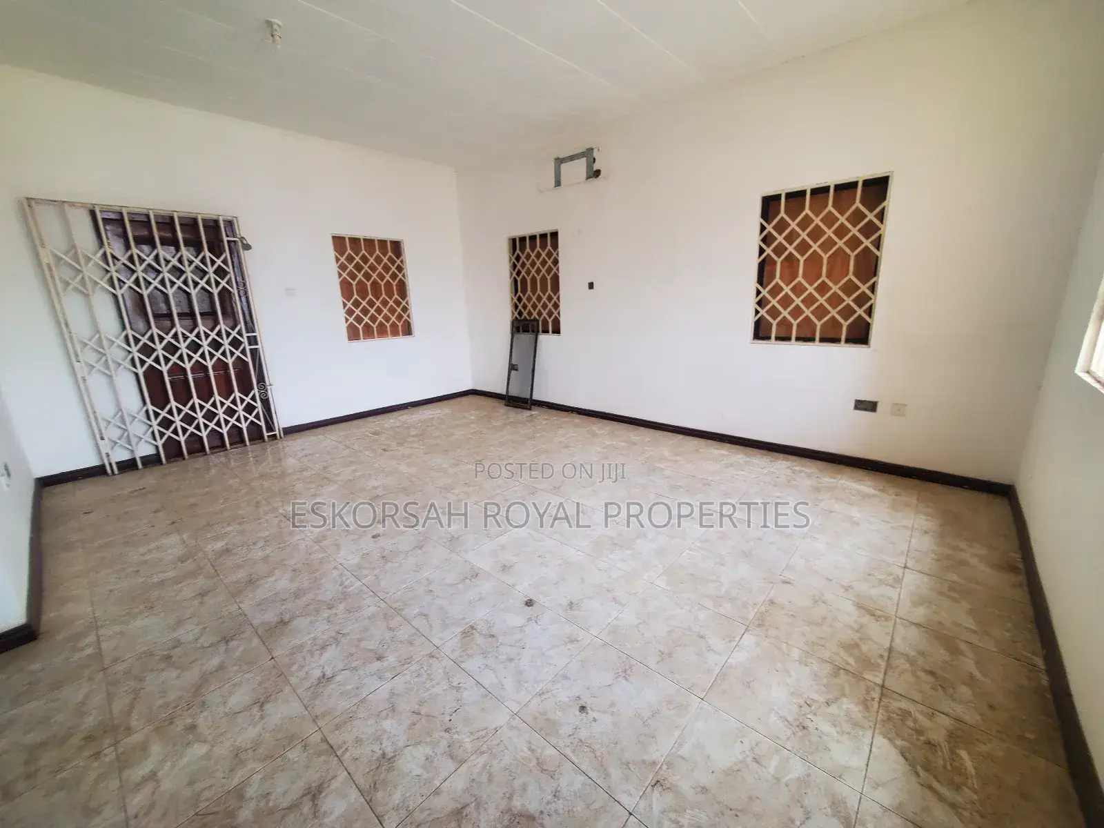 5bdrm House in Adjiringanor, Adjiriganor for rent
