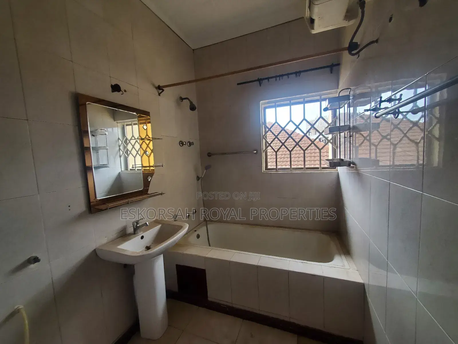 5bdrm House in Adjiringanor, Adjiriganor for rent