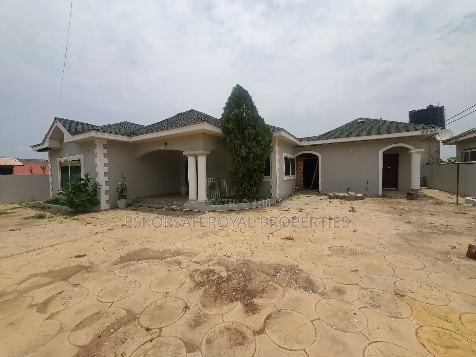 3bdrm House in West Trasacco, Adjiriganor for rent