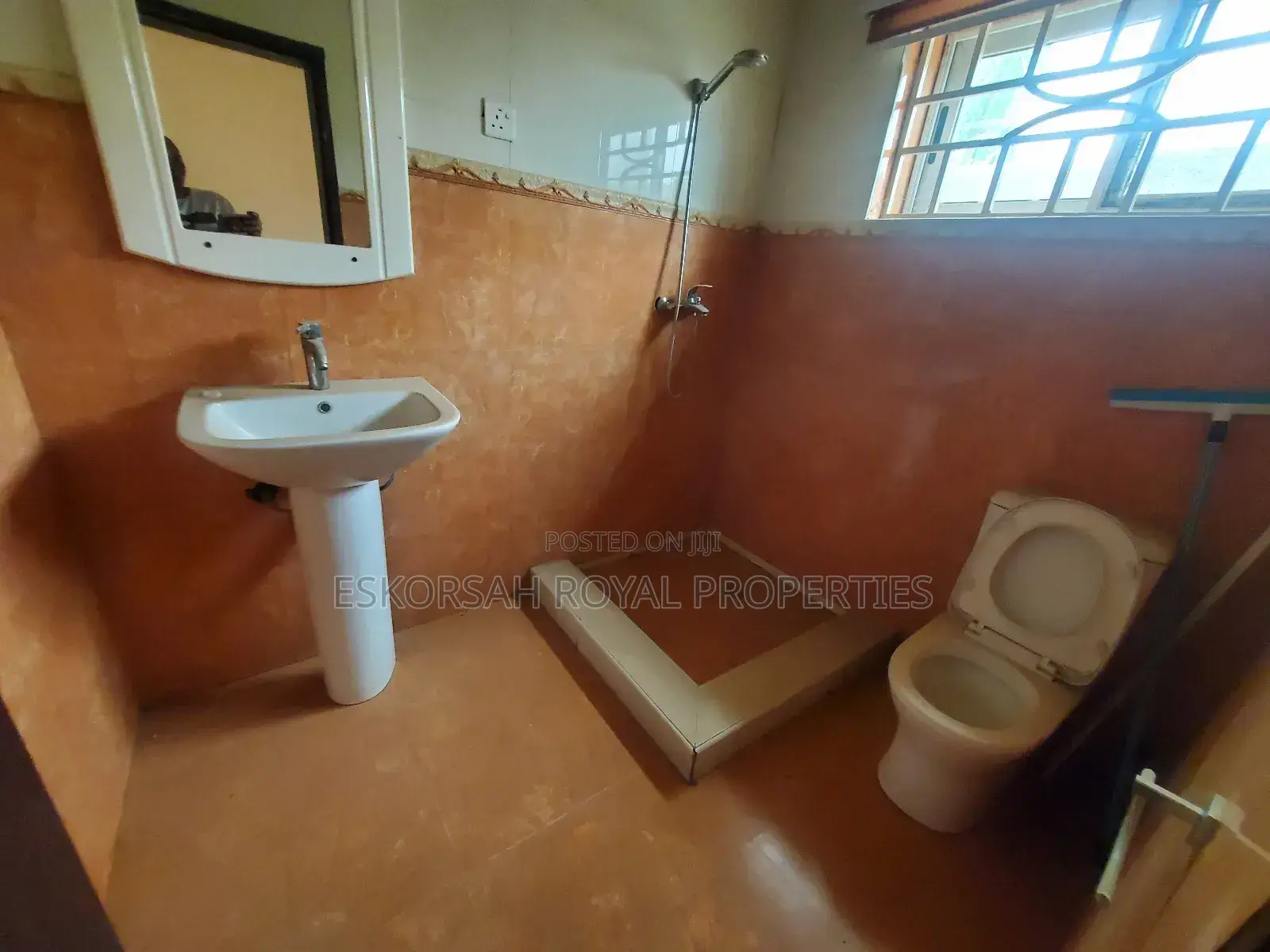 3bdrm House in West Trasacco, Adjiriganor for rent