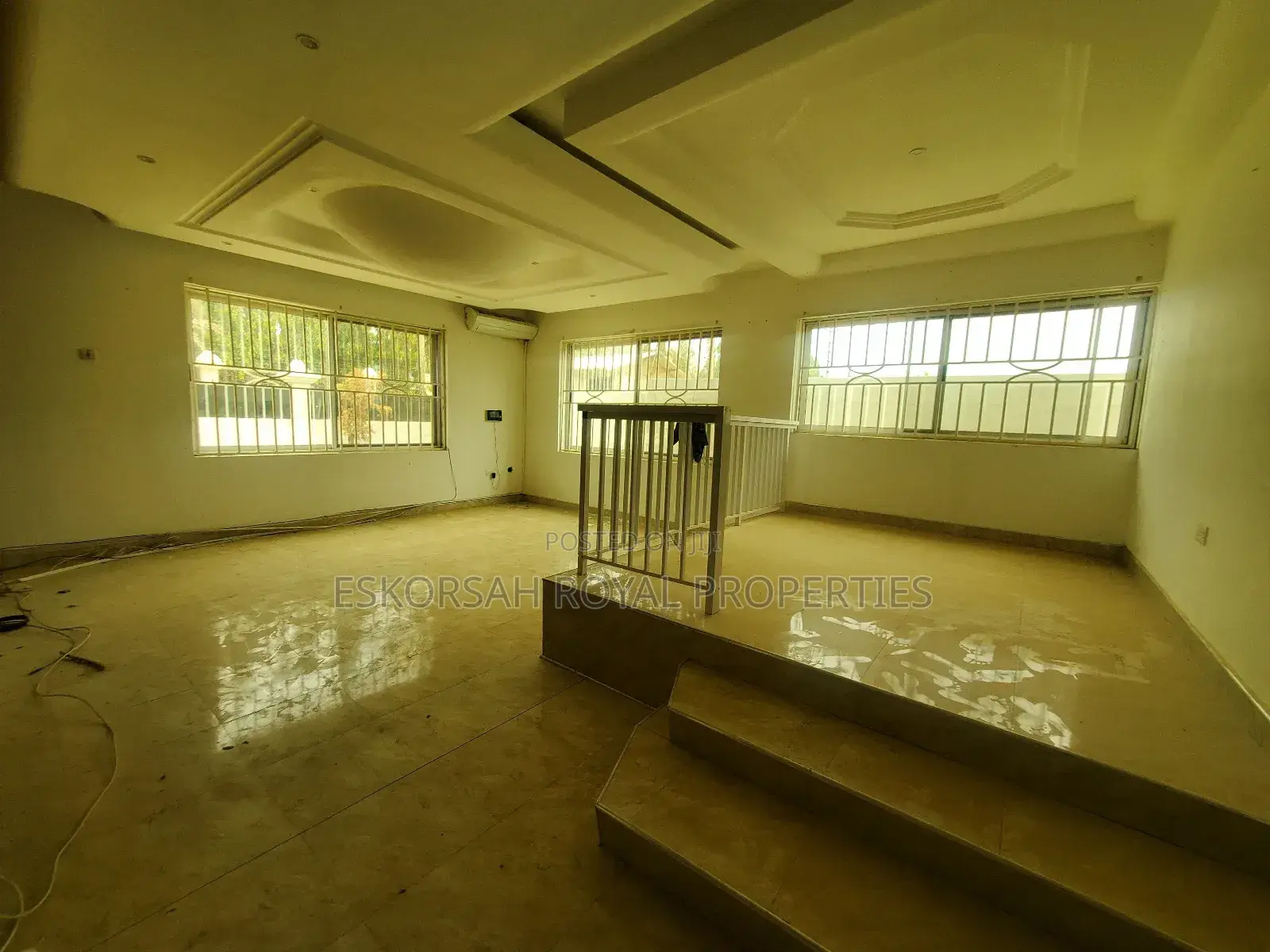 3bdrm House in West Trasacco, Adjiriganor for rent