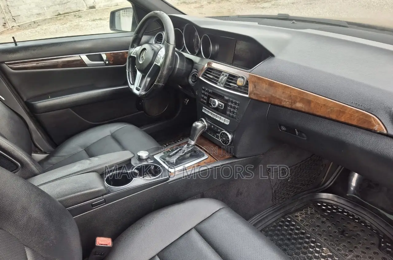 Mercedes-Benz C250 2013 Black