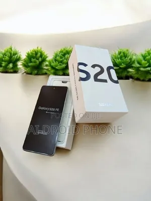 New Samsung Galaxy S20 FE 128 GB Blue