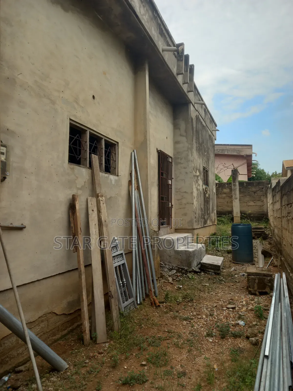 7bdrm House in Buokrom Estate Nana, Kumasi Metropolitan for sale