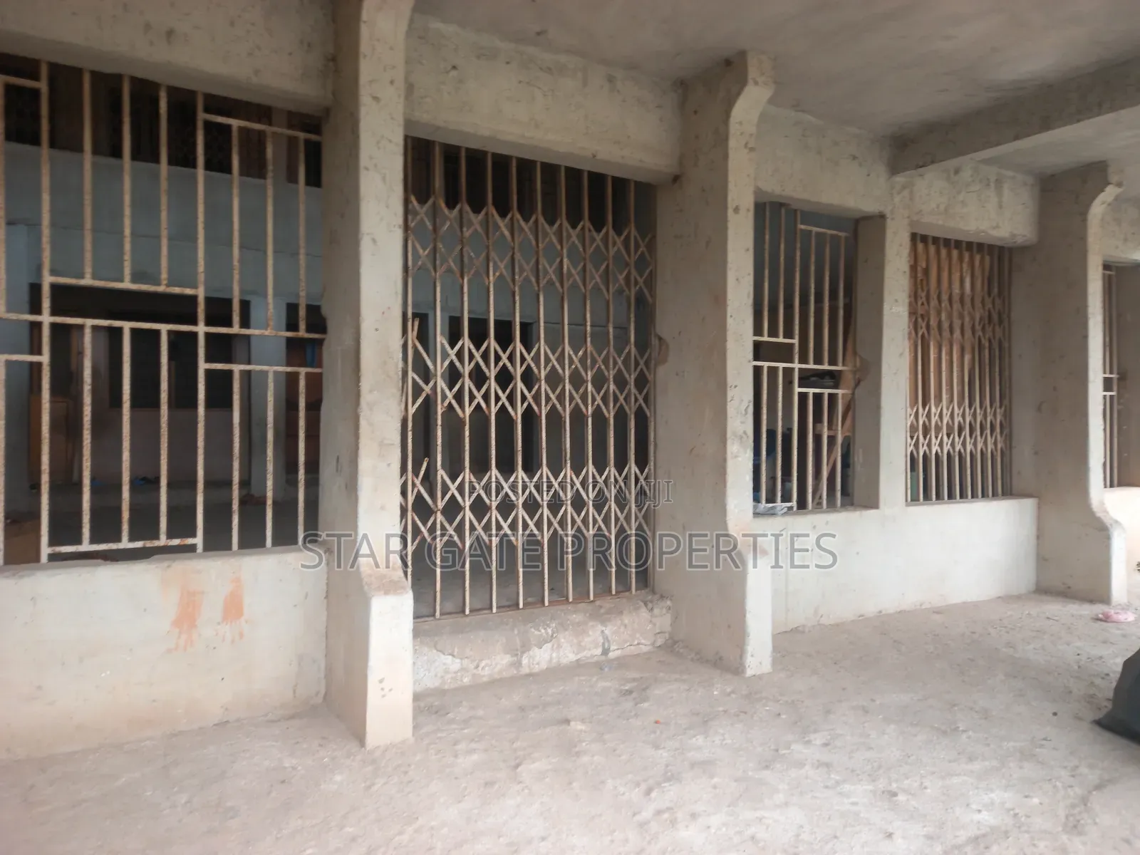 7bdrm House in Buokrom Estate Nana, Kumasi Metropolitan for sale