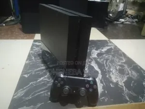 Ps4 With Fc26 + Other Games + 2 Controller